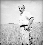 "Who says Jews can't farm?" (photo: Dorothea Lange)